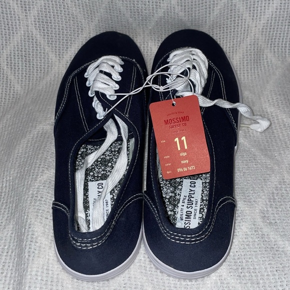 NIB Mossimo Supply Co. Women’s Dark Blue Sneakers. Size 11. - Picture 5 of 6